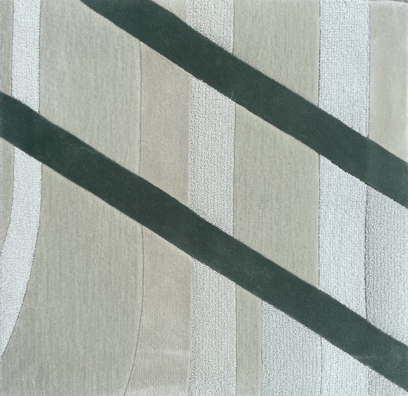 #color_Serpentine Green