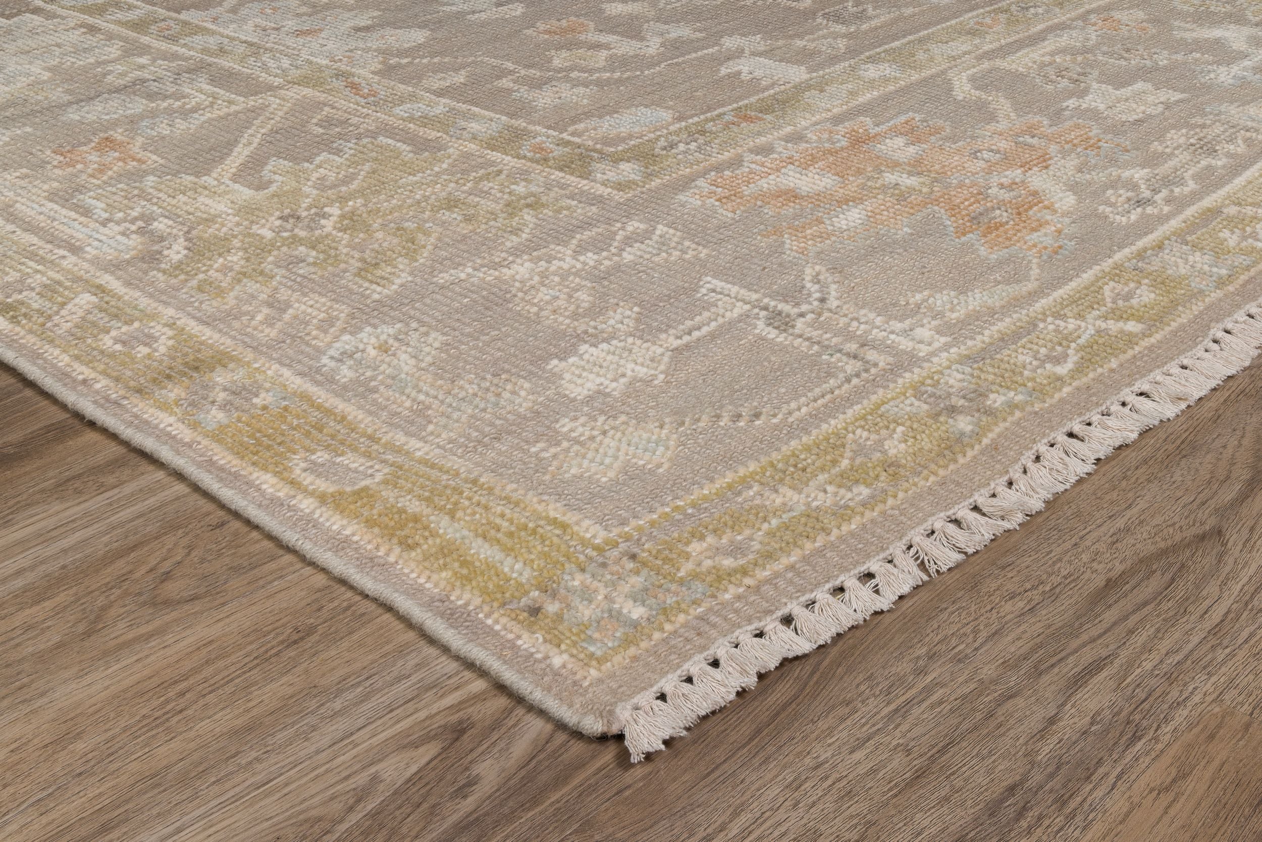 #color_Taupe
