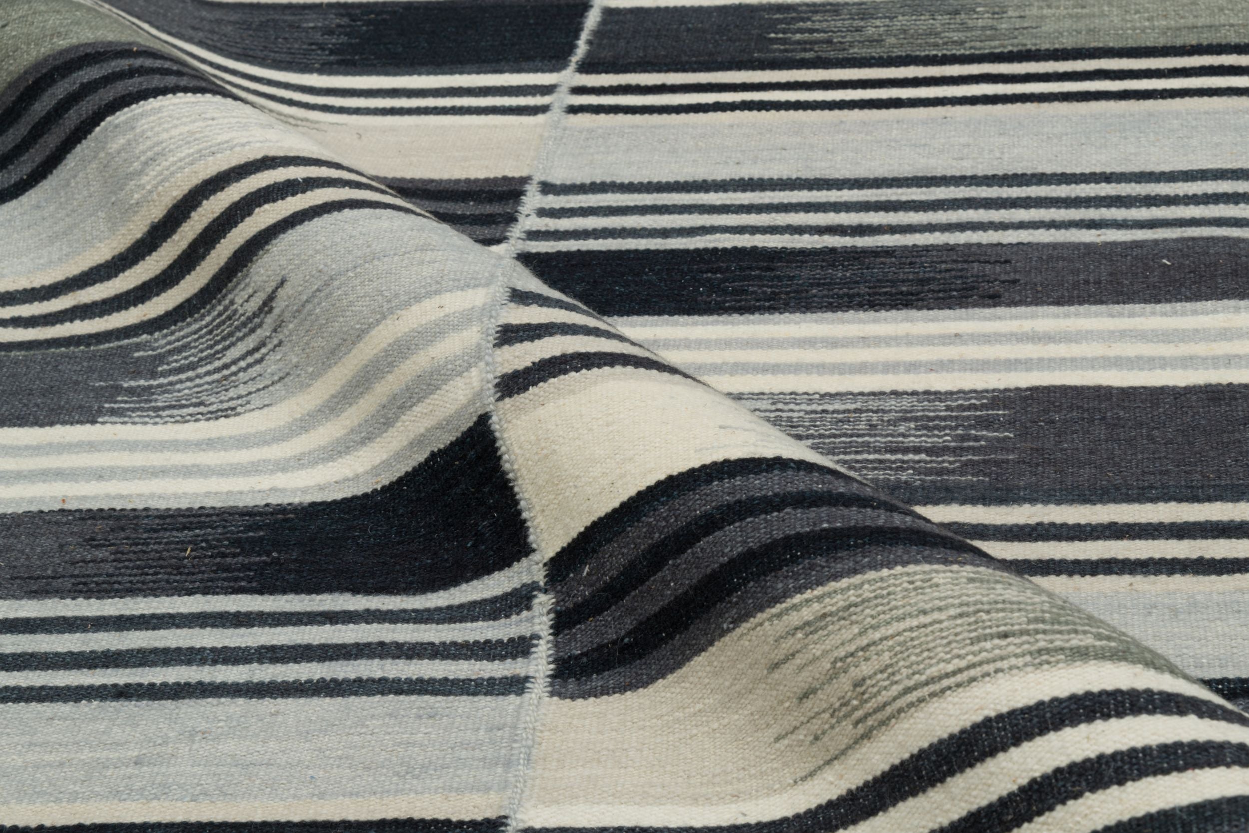 #color_Charcoal