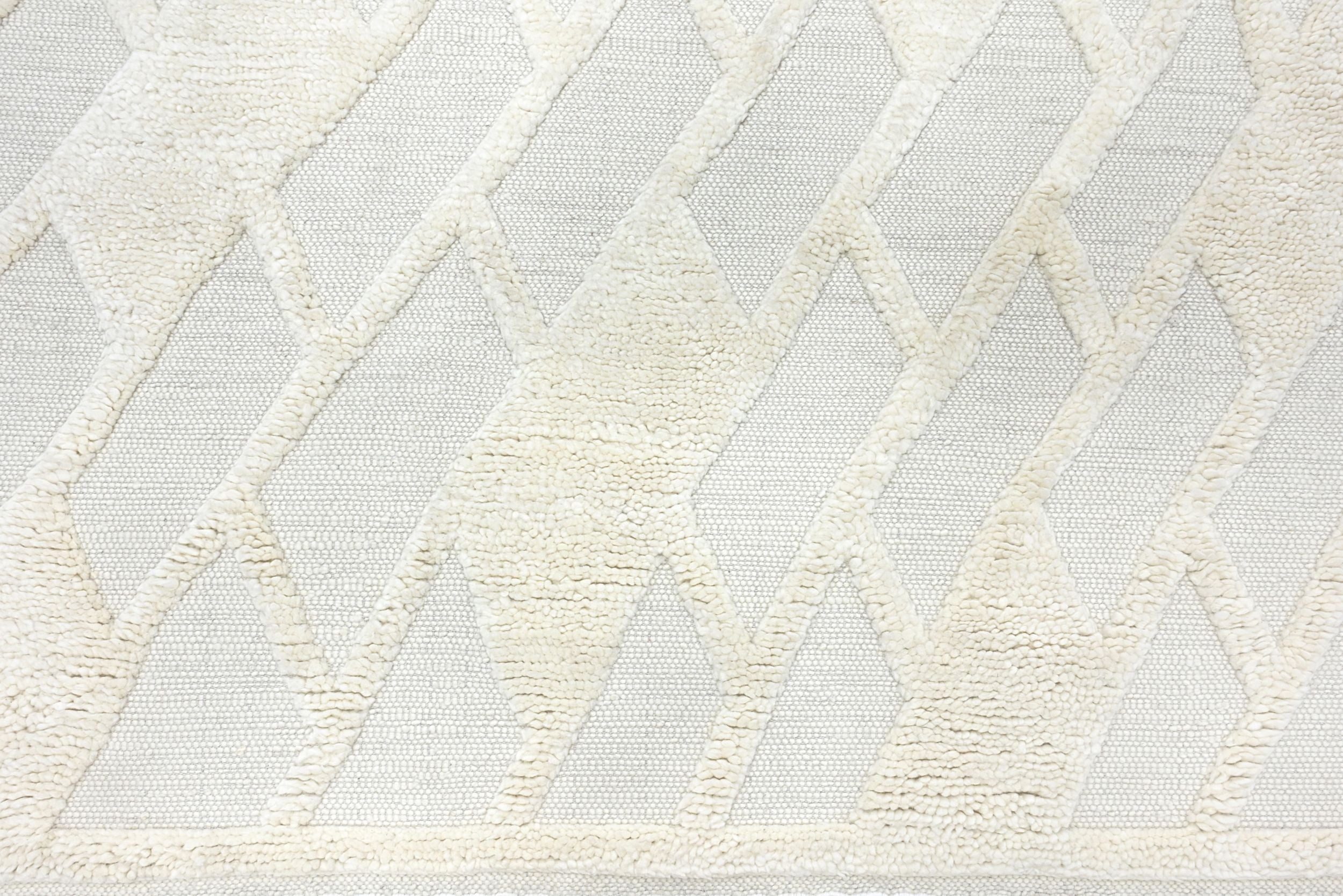 #color_Ivory