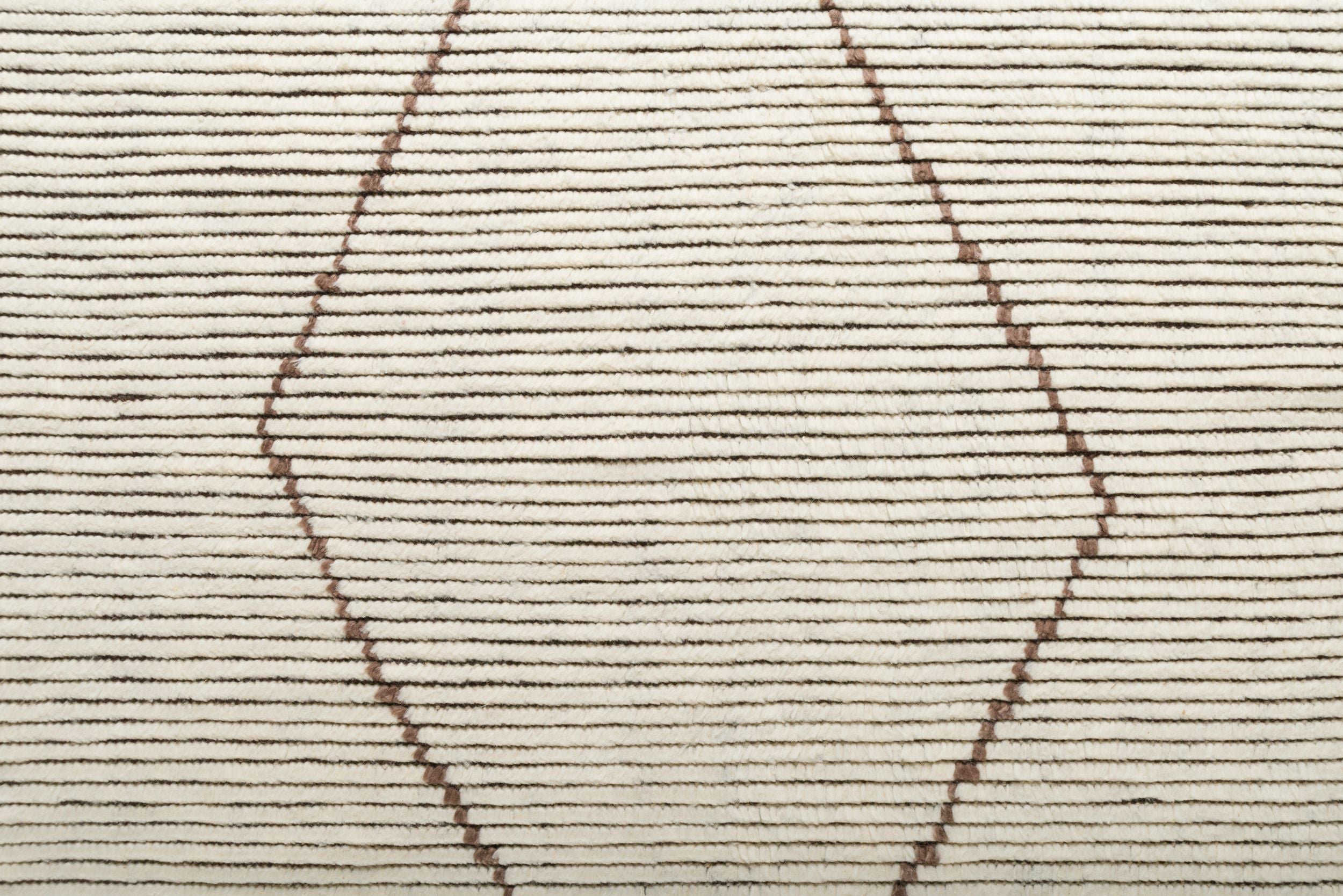 #color_White / Brown