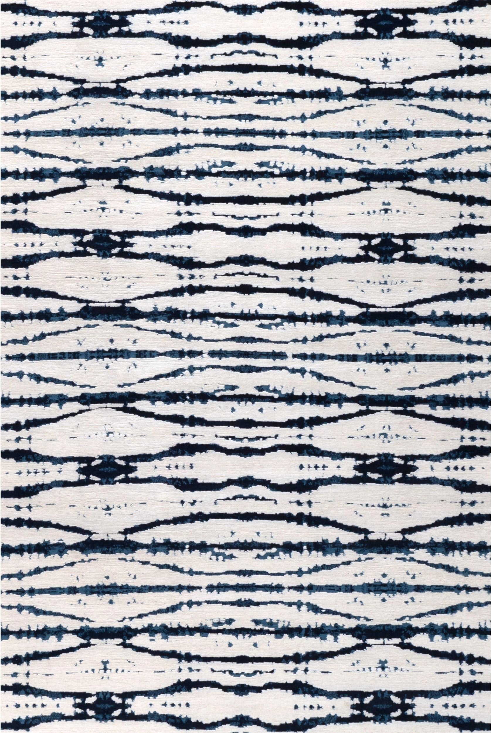 #color_Blue / White