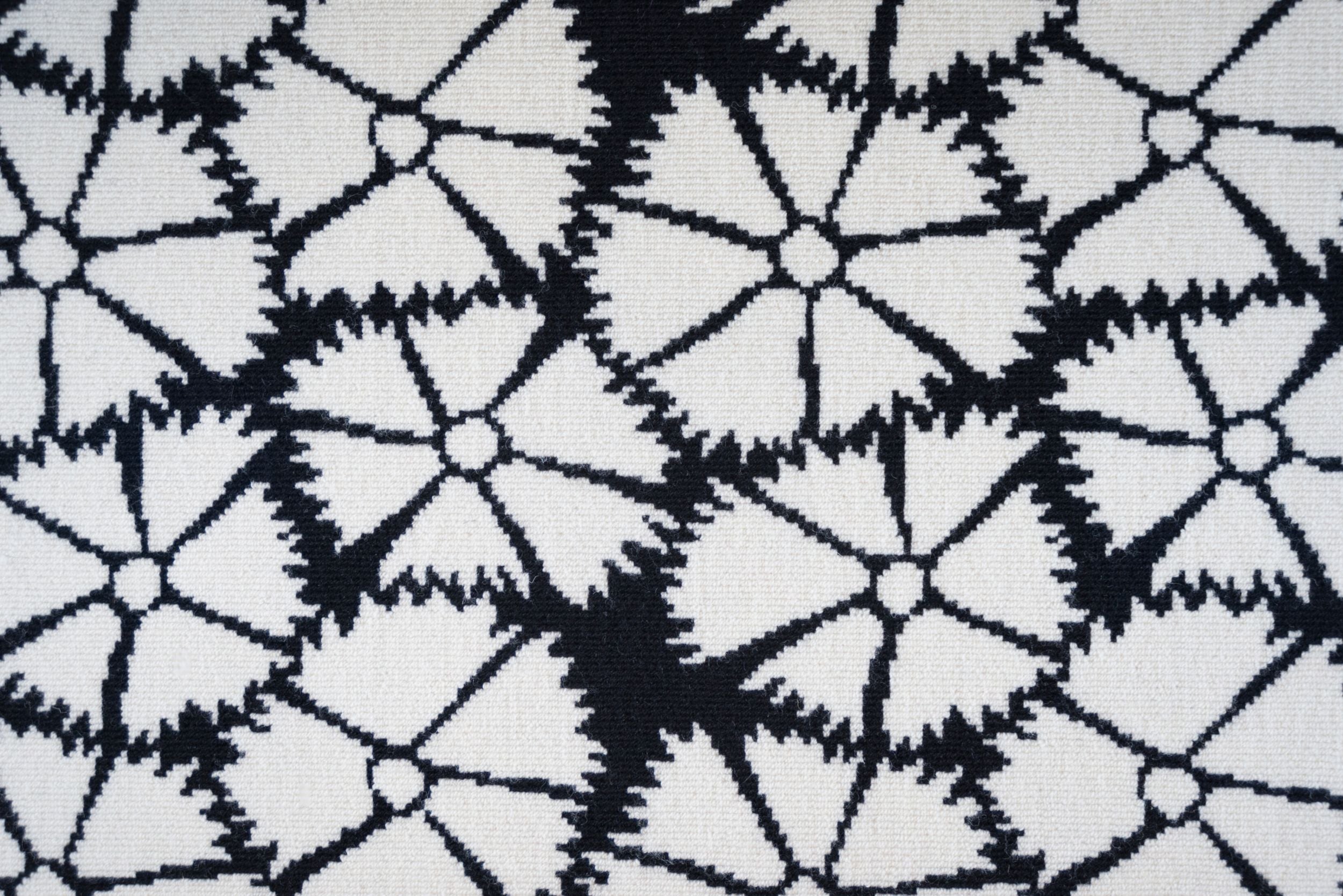 #color_White/Black