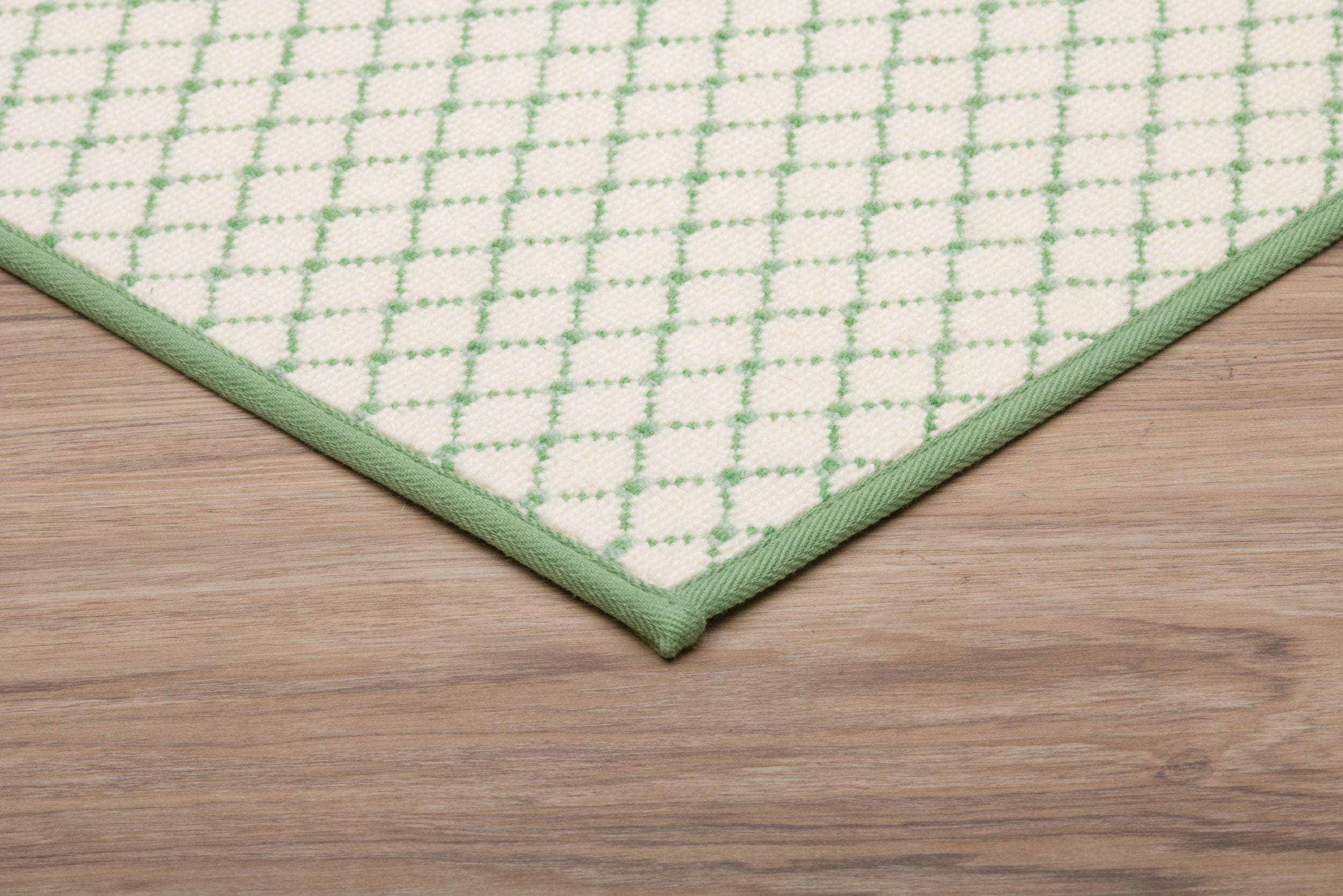 #color_Green/Green/White