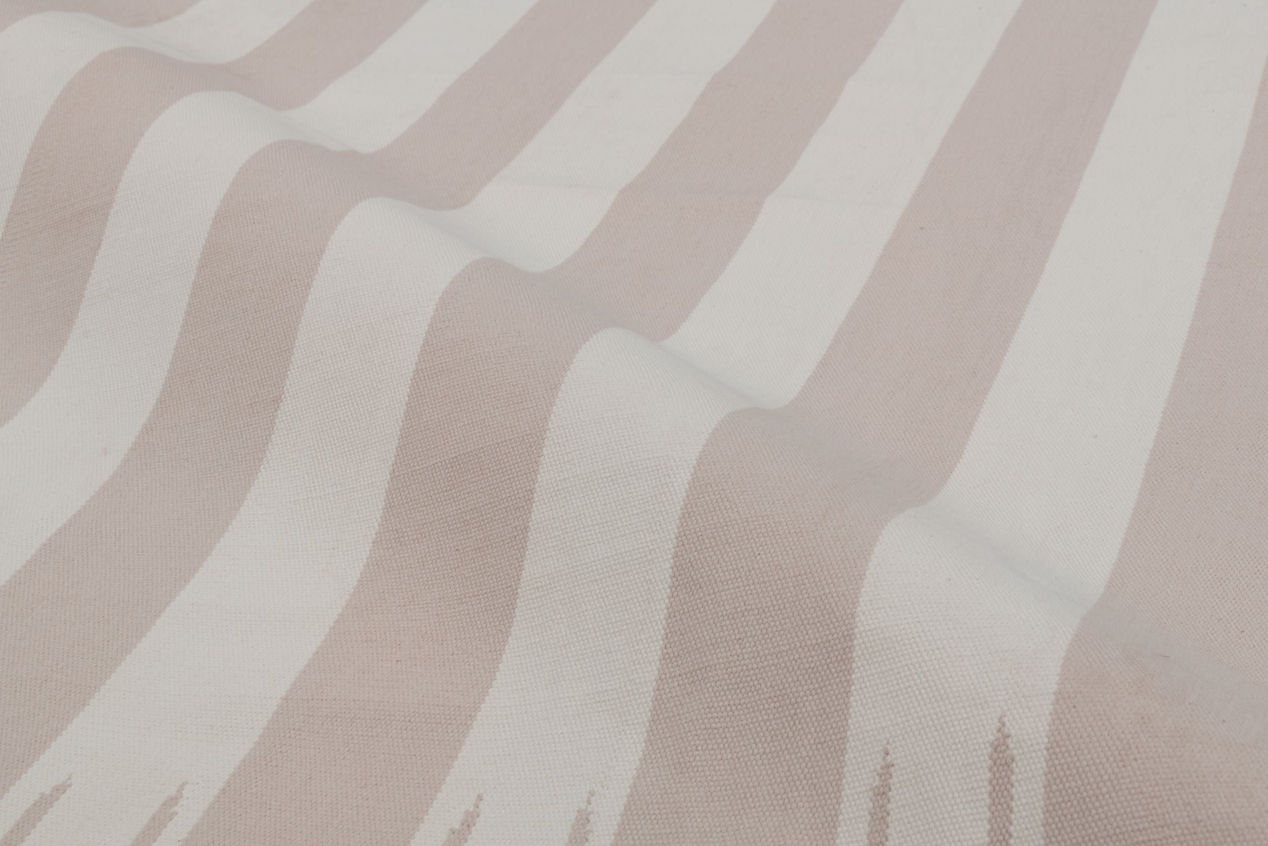 #color_Taupe